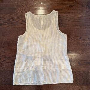 Gap size small tank top